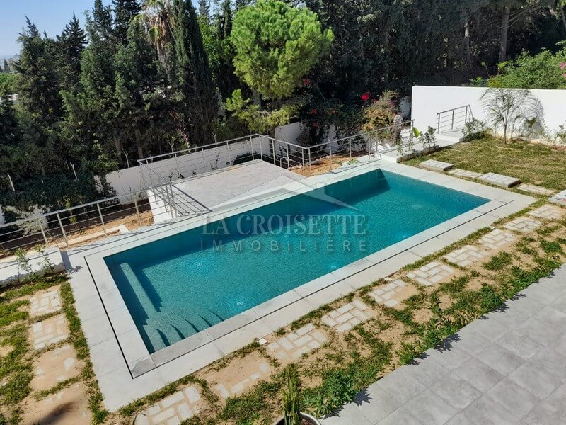 Villa S+3 avec piscine à Gammarth Supérieur 